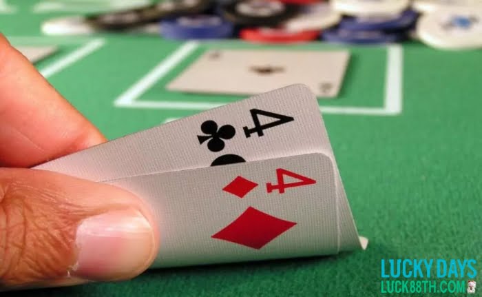 เทคนิค Poker 1: ใช้ Semi-bluff ในการเล่นอันดับไพ่คู่ต่ำ