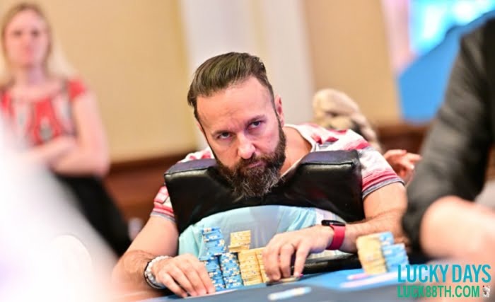 นัก Poker อาชีพ: Daniel Negreanu - ทำรายได้ 1.76 พันล้านบาท